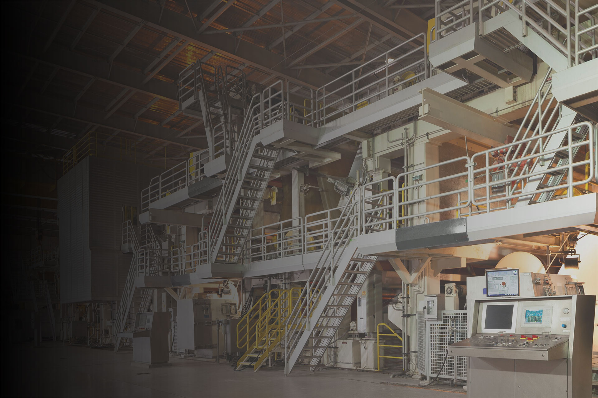 Paper mill production line, illustrating AXFLOC® retention and drainage control for stable papermaking performance.